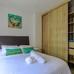 Moderno apartamento frente al mar